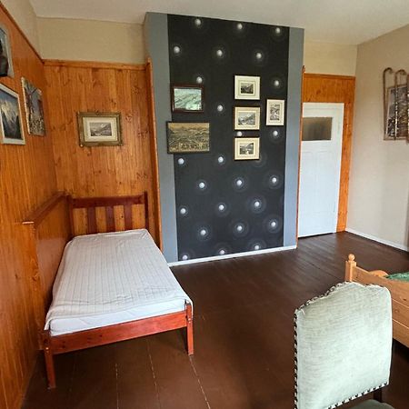 Dom Pod Orlimi Skalami - Blisko Zamku Czocha Apartamento Leśna Exterior foto