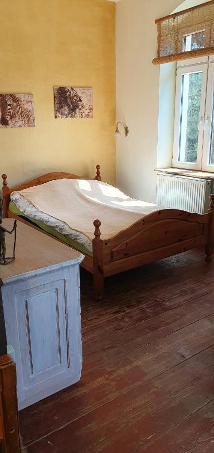 Dom Pod Orlimi Skalami - Blisko Zamku Czocha Apartamento Leśna Exterior foto