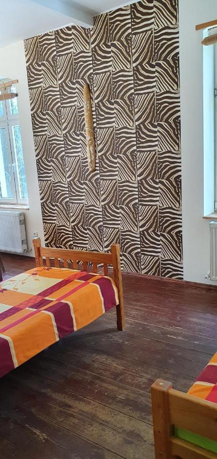 Dom Pod Orlimi Skalami - Blisko Zamku Czocha Apartamento Leśna Exterior foto